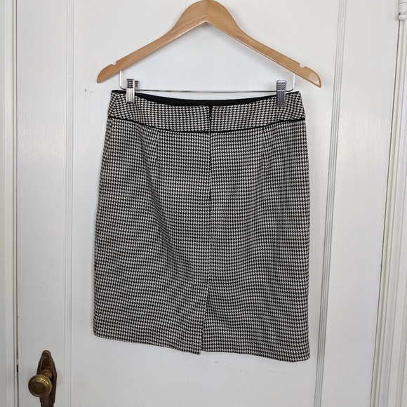 Banana Republic houndstooth skirt - size 6P - Picture 3 of 8